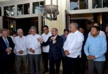 Presidente Medina acoge propuestas de empresarios de Santiago