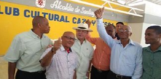 Los ex perredeistas juramentados en esta ciudad son Negro Peña, Miguel Díaz y Andrés Pérez quienes por décadas militaron en el partido blanco.