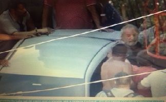 Seguidores de Lula da Silva impiden su entrega a la Policía de Brasil