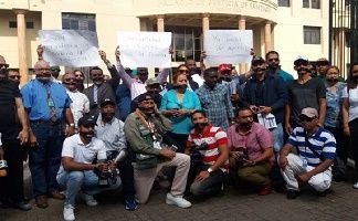 Periodistas realizaron una protesta contra las agresiones a comunicadores