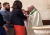 Sacerdote abofeteó a un bebé durante un bautizo en Francia