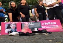 Cientos de personas protestan en Santiago por violencia contra las mujeres