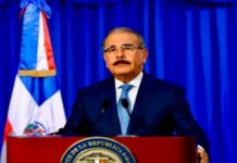 Danilo Medina declara toque de queda en todo el país