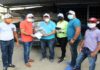 Miguel Gutiérrez entrega cientos de mascarillas para prevenir el COVID-19
