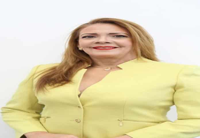 Denise Llaverías es juramentada directora de campaña PRD