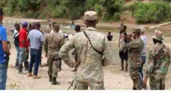 Autoridades dominicanas y haitianas se reúnen en pleno río Masacre