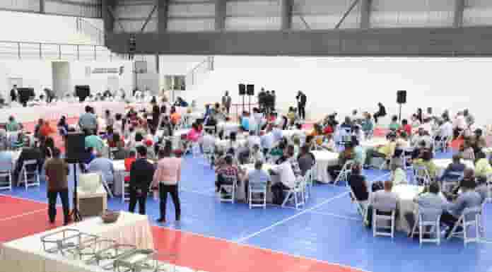 Presidente Luis Abinader se reúne con 155 juntas de vecinos de Salcedo