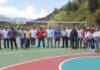 Luis Valdez visita instalaciones deportivas en Manabao, Jarabacoa