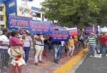 Exempleados de Alcaldía Santo Domingo Norte exigen pago de prestaciones