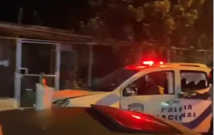 Investigan policías patrullaban en camioneta robada en Villa González
