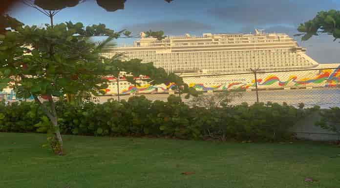 Puerto Plata: Desencallan Crucero Norwegian Escape con 4,841 personas a bordo