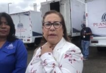 Gobernación de Santiago y el Plan Social de la presidencia entregan alimentos a familias pobres