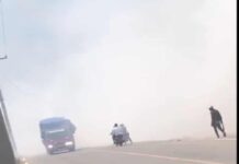 Montecristi: Humareda por quema paja de arroz dificulta tránsito por la carretera El Vigiador