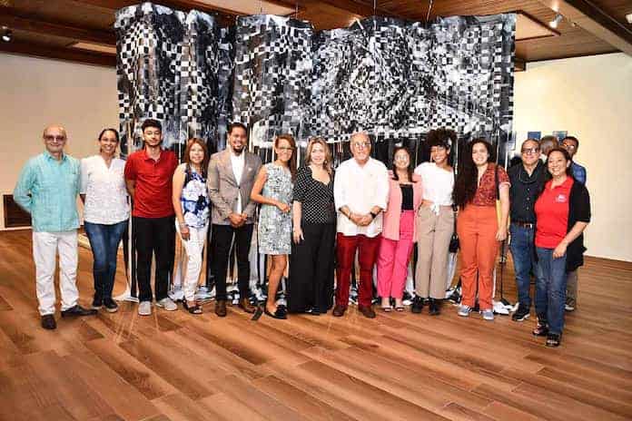 Santiago: Abre exposición Programa de Formación Continua para Artistas