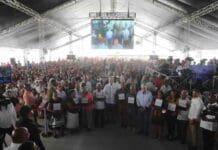 Luis Abinader entrega 1,176 títulos de propiedad en Hato del Yaque, Santiago