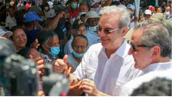 Presidente Luis Abinader afirma el Gobierno ha incrementado las ayudas sociales