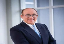 Santiago alerta por retrocesos en el registro mercantil en medio de reclamos empresariales