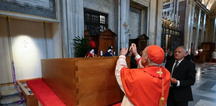 Papa enterrado en Roma