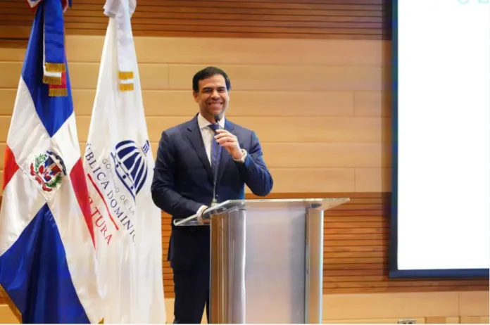 Roberto Salcedo en Santiago