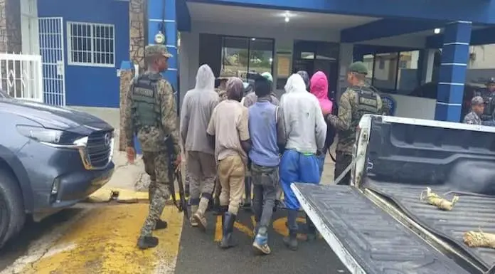 Desmantelan gallera clandestina en Tireo (1) (1)