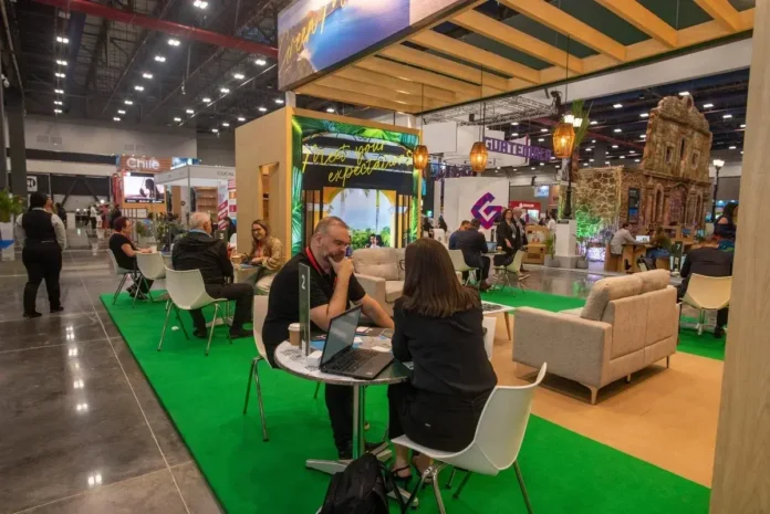 Visit-Santiago-participara-en-FIEXPO-LATIN-AMERICA- (1)