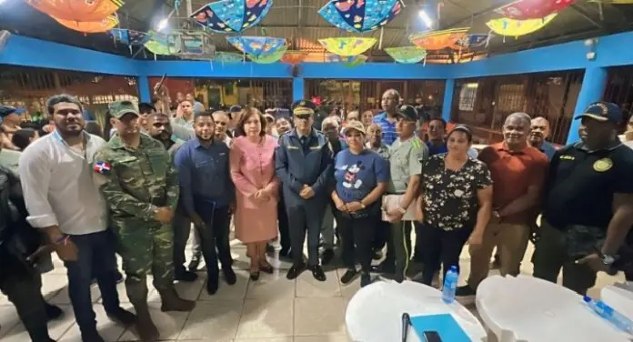 Autoridades y comunitarios de Santiago estrechan lazos para reforzar seguridad y convivencia en la Zona Sur