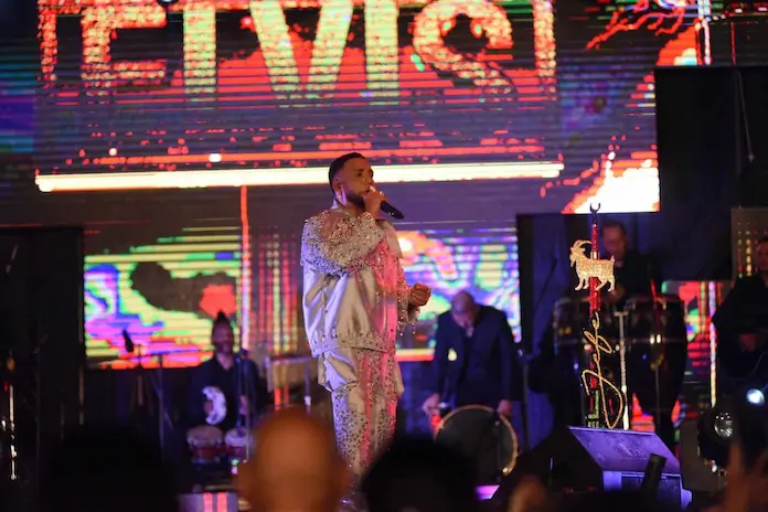 Elvis Martínez deslumbra en la Gran Arena del Cibao