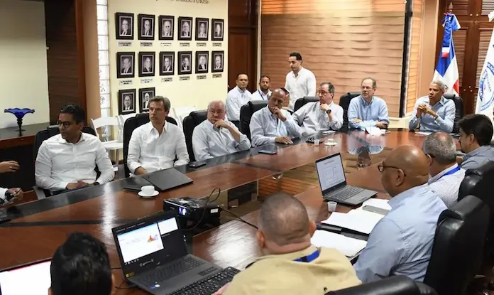 Coraasan y empresarios analizan crisis en suministro de agua