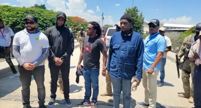 República Dominicana entrega a dos presuntos miembros de la temida banda haitiana 400 Mawozo (1)
