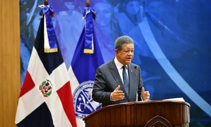 leonel en la UASD Santiago (1)