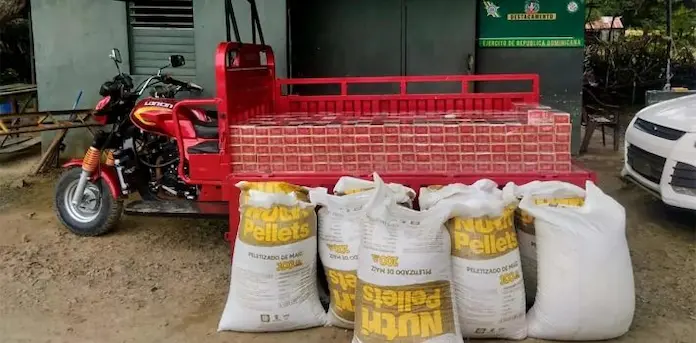 Ejercito-ocupa-contrabando-de-casi-100-mil-cigarrillos-en-la-frontera-de-Dajabon