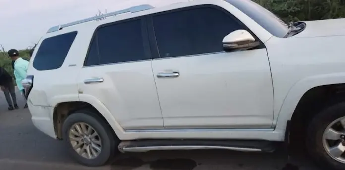 Montecristi- militares del CESFRONT atacan vehículo del alcalde de Manzanillo