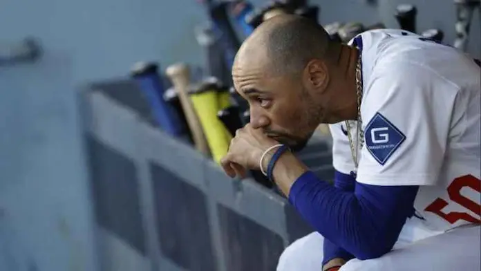 Mookie Betts ha tenido una Serie Mundial para el olvido. EPA_CAROLINE BREHMA (1)