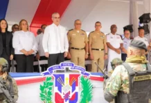 Abinader encabeza desfile estudiantil, cívico-militar por el 181.° aniversario de la Constitución dominicana