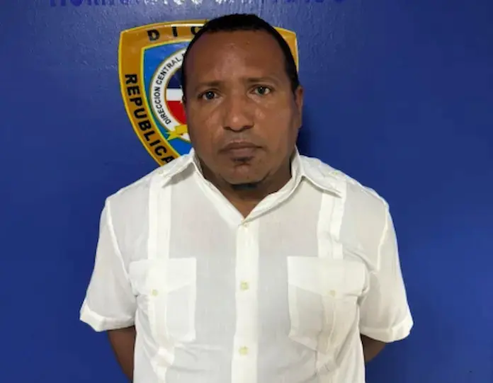 Alexander-Ramon-Pena-Henriquez- (1) (2)