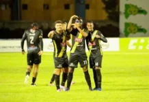 Moca FC triunfa 2-1 con un gol celestial de Yohan Parra al 90+6