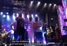 Héctor Acosta “El Torito” recibe reconocimiento nacional en el Festival Mundial del Merengue en Jarabacoa