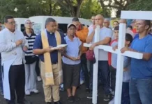 Peregrinos de Hato del Yaque marchan desde Santiago hasta el Palacio Nacional en reclamo de obras pendientes