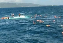 Un catamarán con 55 turistas se hunde en Samaná y todos sobreviven al naufragio