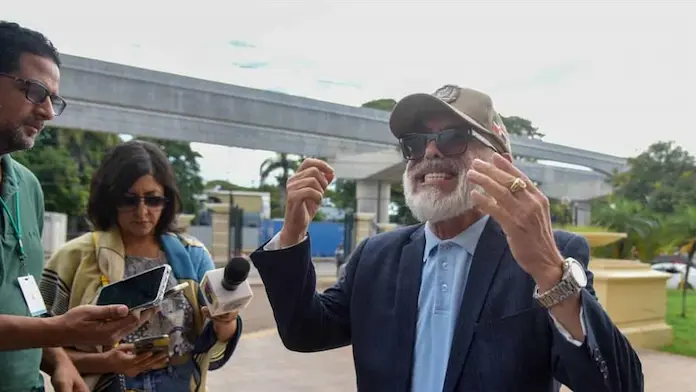 sacan-a-angel-martinez-del-palacio-de-justicia-de-santiago-461f6d64-focus-0.28-0.33-896-504 (1)