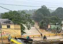 Gaspar Hernández bajo el agua: comercios y viviendas colapsan tras intensas lluvias
