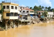 Gaspar Hernández: Afectados por lluvias continúan bajo lodo en la costa norte