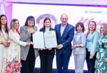 Ayuntamiento de Santiago reconoce a 25 Mujeres Ejemplares
