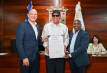 Ayuntamiento de Santiago declaró a Fernando Villalona “Hijo Adoptivo” de la ciudad