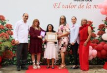 Restaurante Moncarlo reconoce a madres ejemplares de Constanza en acto “Valor de la Mujer”