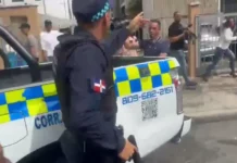 Policía rastrilló arma de fuego a periodistas en cobertura de guardería en SDE