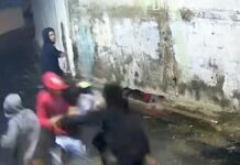 Varios jóvenes quedan grabados atracando a un hombre en SFM