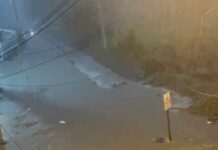 Aguaceros provocan inundaciones urbanas en varios sectores de La Vega la noche del martes 21 de abril de 2026