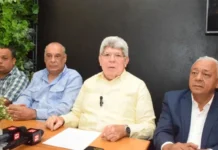 Francisco Javier García fortalece su estructura en Santiago con masiva juramentación
