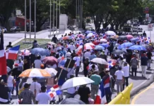 Multitudinaria marcha en Santiago contra la minería en la Cordillera Septentrional